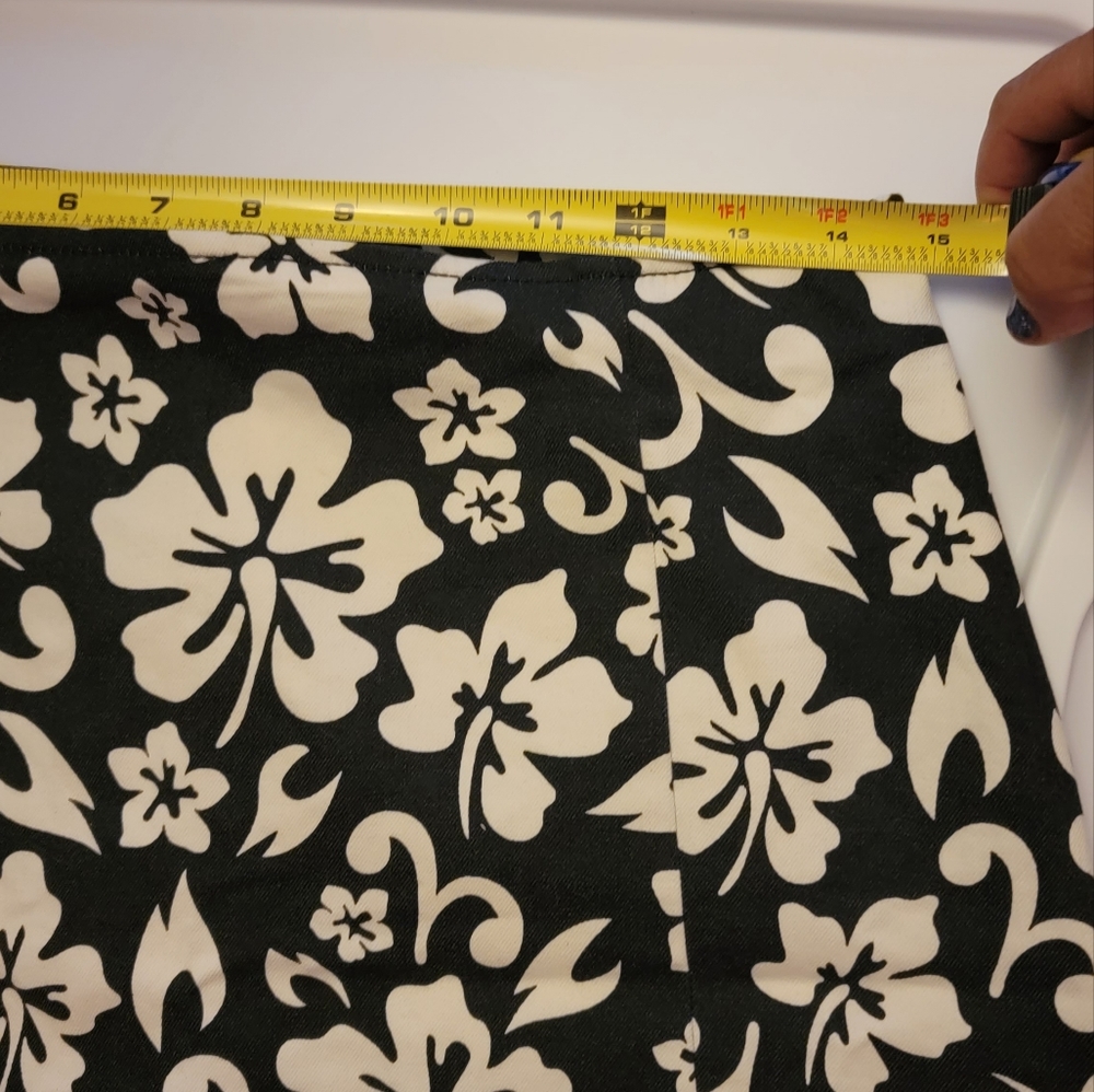 WILD FABLE Black and white  cute mini skirt women size 10 Hawaiian style. NWOT. - Picture 6 of 7